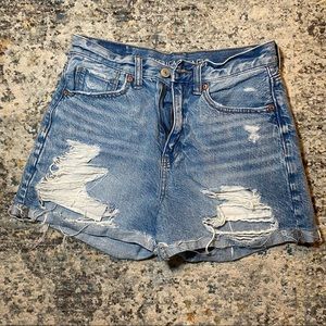 American Eagle Mom Short Distressed Acid Wash